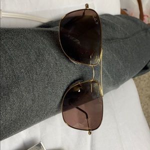 RAY BANS CASE AND SHADES SET